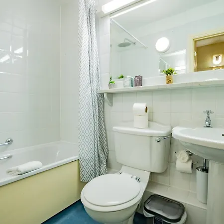 215 - The Willow At The Harbour Mill By Shortstays *